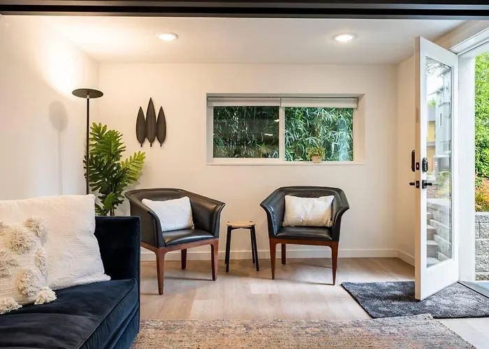 Artistic Georgetown Retreat In Seattle